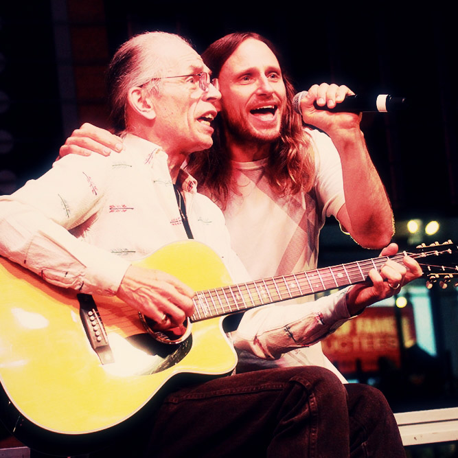 Steve Howe and Jon Davison